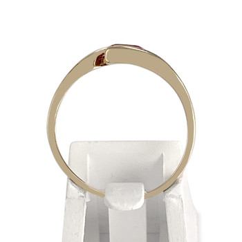 Tweedehands ring van 375 geelgoud met robijn