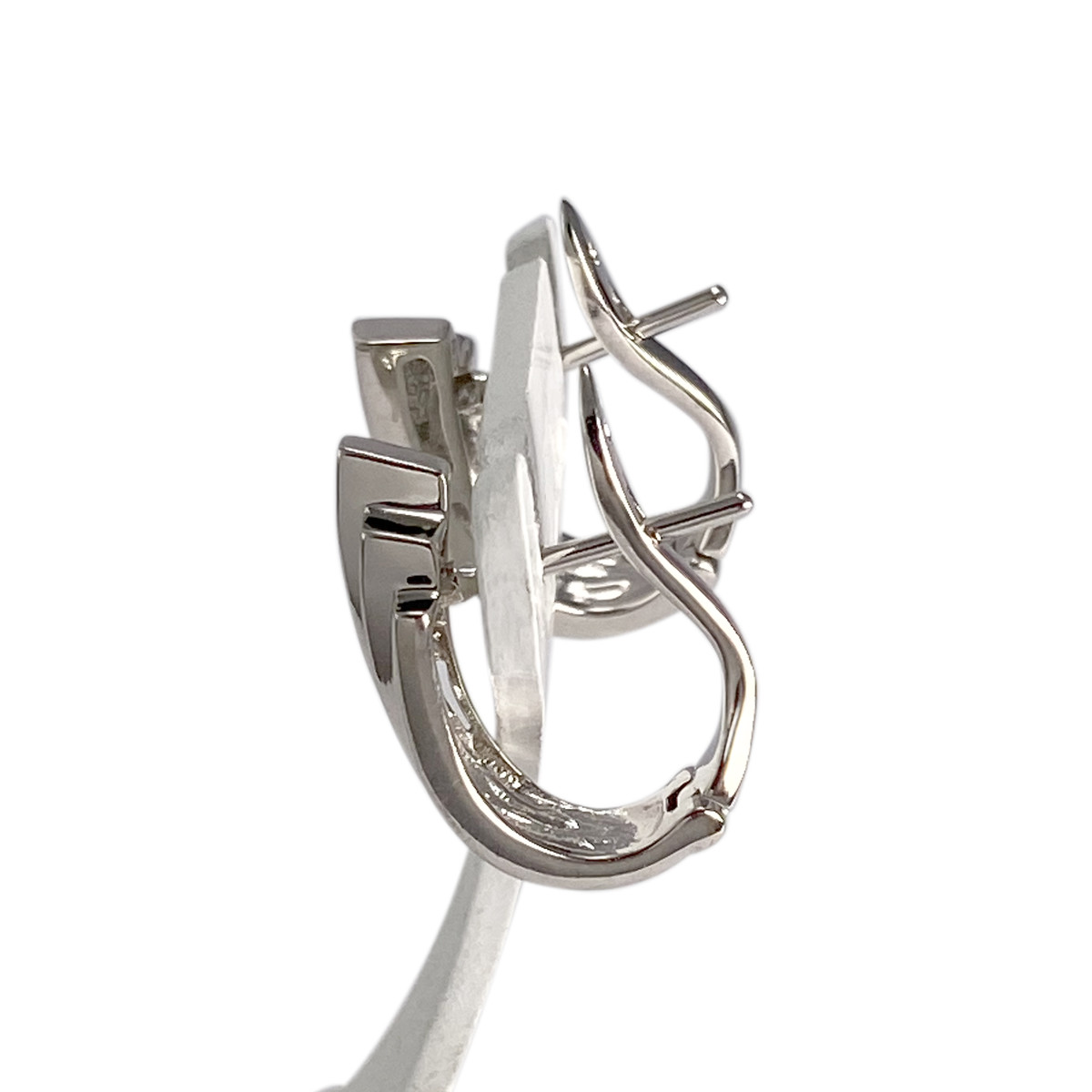 Boucles d'oreilles d'occasion or 750 blanc diamant - vue 2