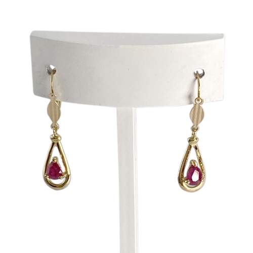 Pre-owned 585 yellow gold ruby earrings