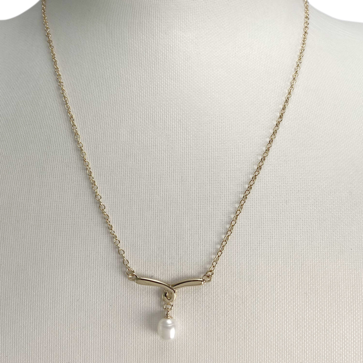 Collier d'occasion or 375 jaune perle d'eau douce - vue 2