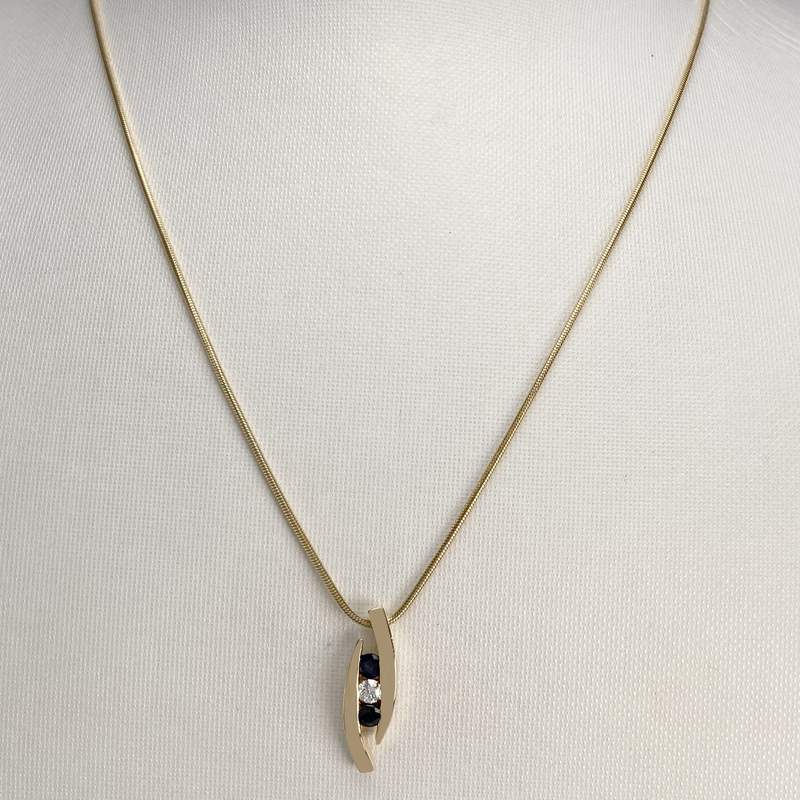 Collier d'occasion or 750 jaune maille serpent diamant saphirs - vue 2