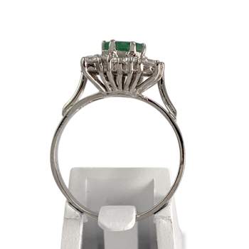 Bague d'occasion or 750 blanc émeraude diamants