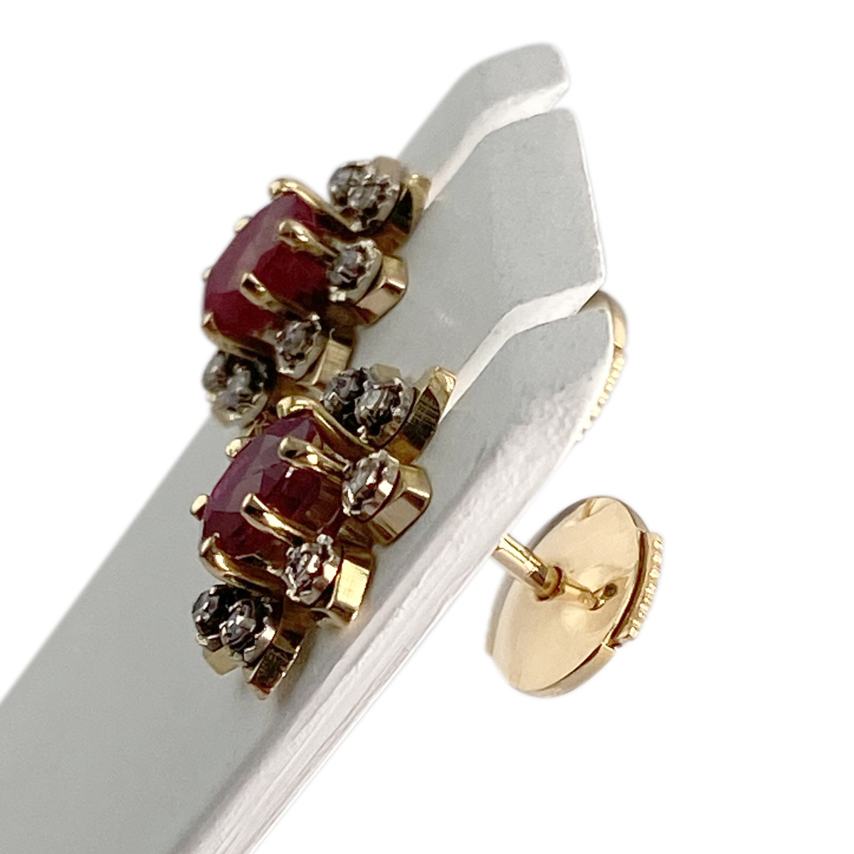 Boucles d'oreilles d'occasion or 750 2 tons rubis diamants - vue 2