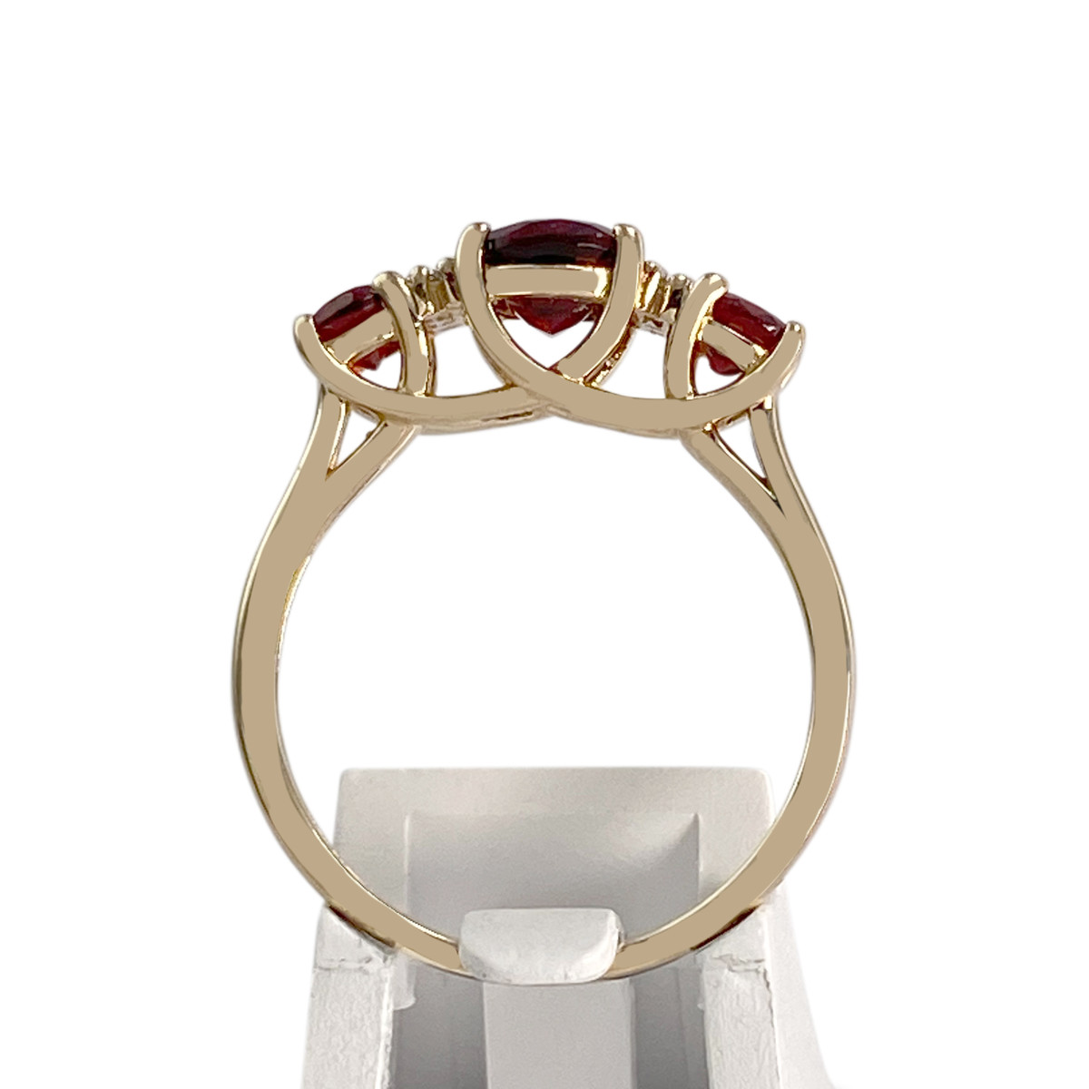 Bague d'occasion or 375 jaune grenats diamants - vue 3