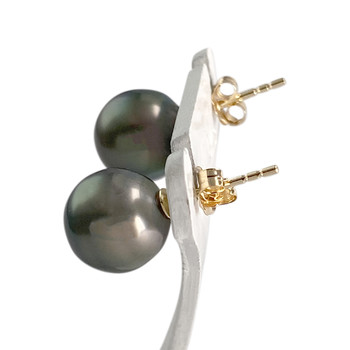 Pre-owned 750 yellow gold earrings with Tahitian cultured pearls
