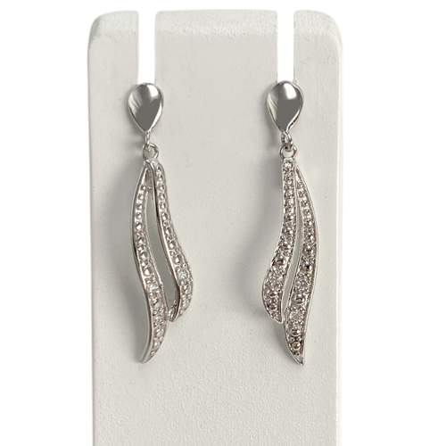 Pre-owned 375 white gold earrings with diamonds