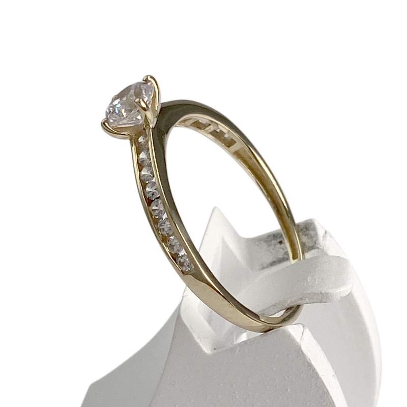 Bague d'occasion or 375 jaune oxydes de zirconiums synthétiques - vue 2
