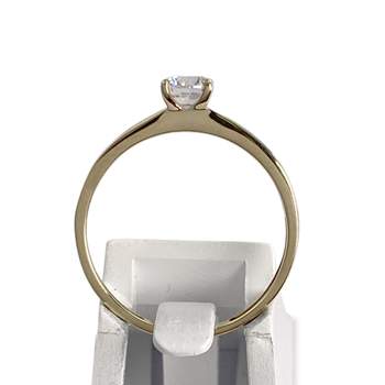 Tweedehands ring van 375 geelgoud met synthetische zirkoniumoxiden