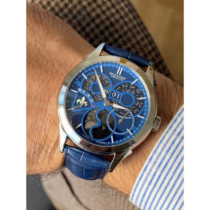 Montre d'occasion PEQUIGNET Royale Saphir homme automatique bracelet cuir d'origine - vue porté 2