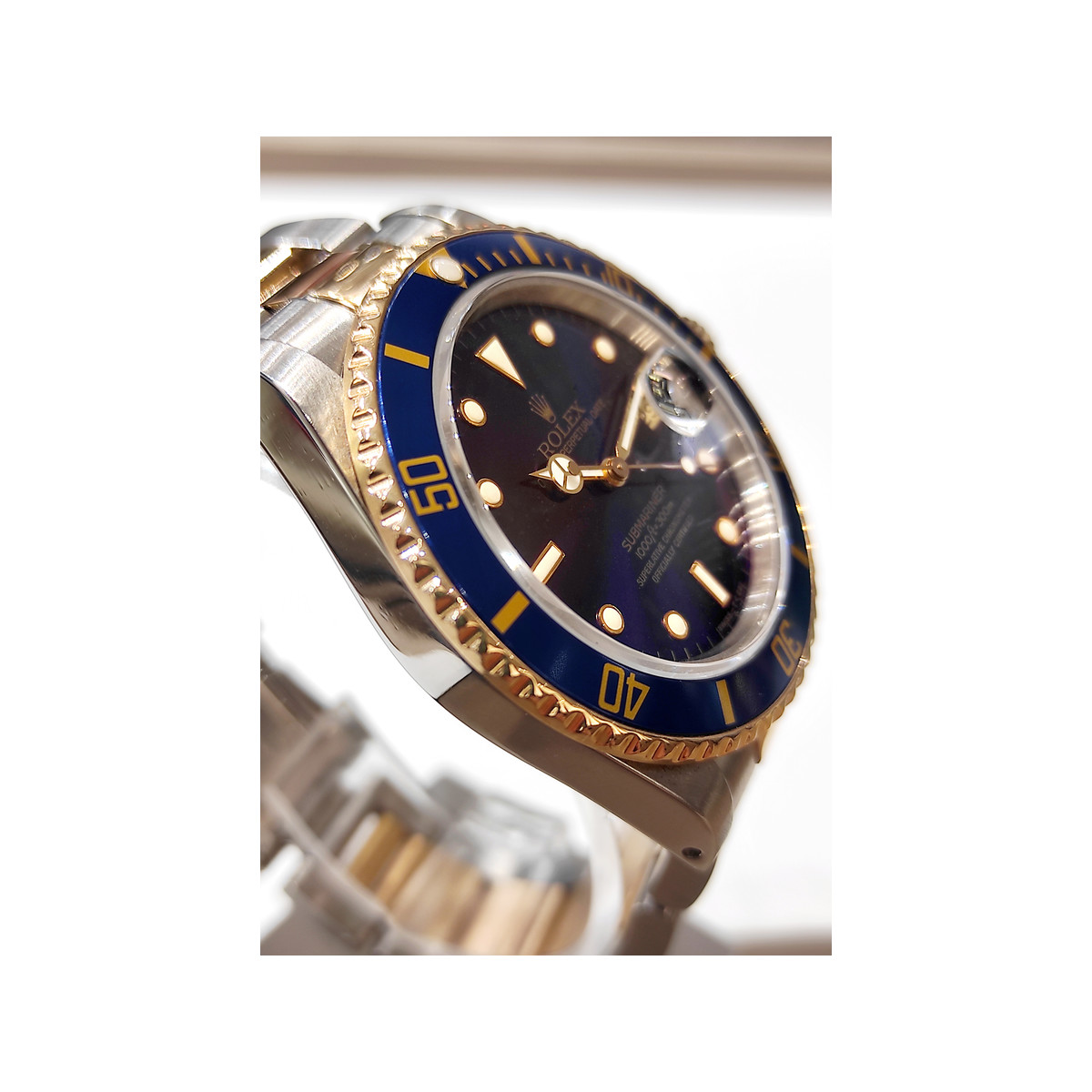Montre d'occasion ROLEX Submariner Date homme mouvement automatique certifié (cosc) bracelet or jaune 750/000 et acier - vue 2