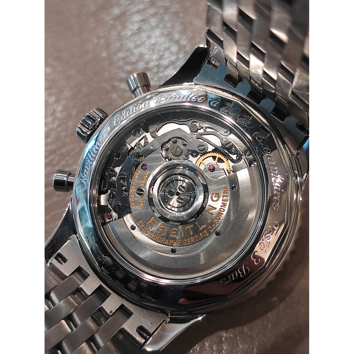 Montre d'occasion BREITLING Navitimer B01 homme mouvement automatique certifié (cosc) bracelet acier - vue D3