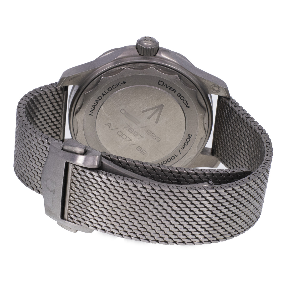 Montre d'occasion OMEGA Seamaster 300 Diver '007' homme mouvement automatique certifié (cosc) bracelet titane - vue 3