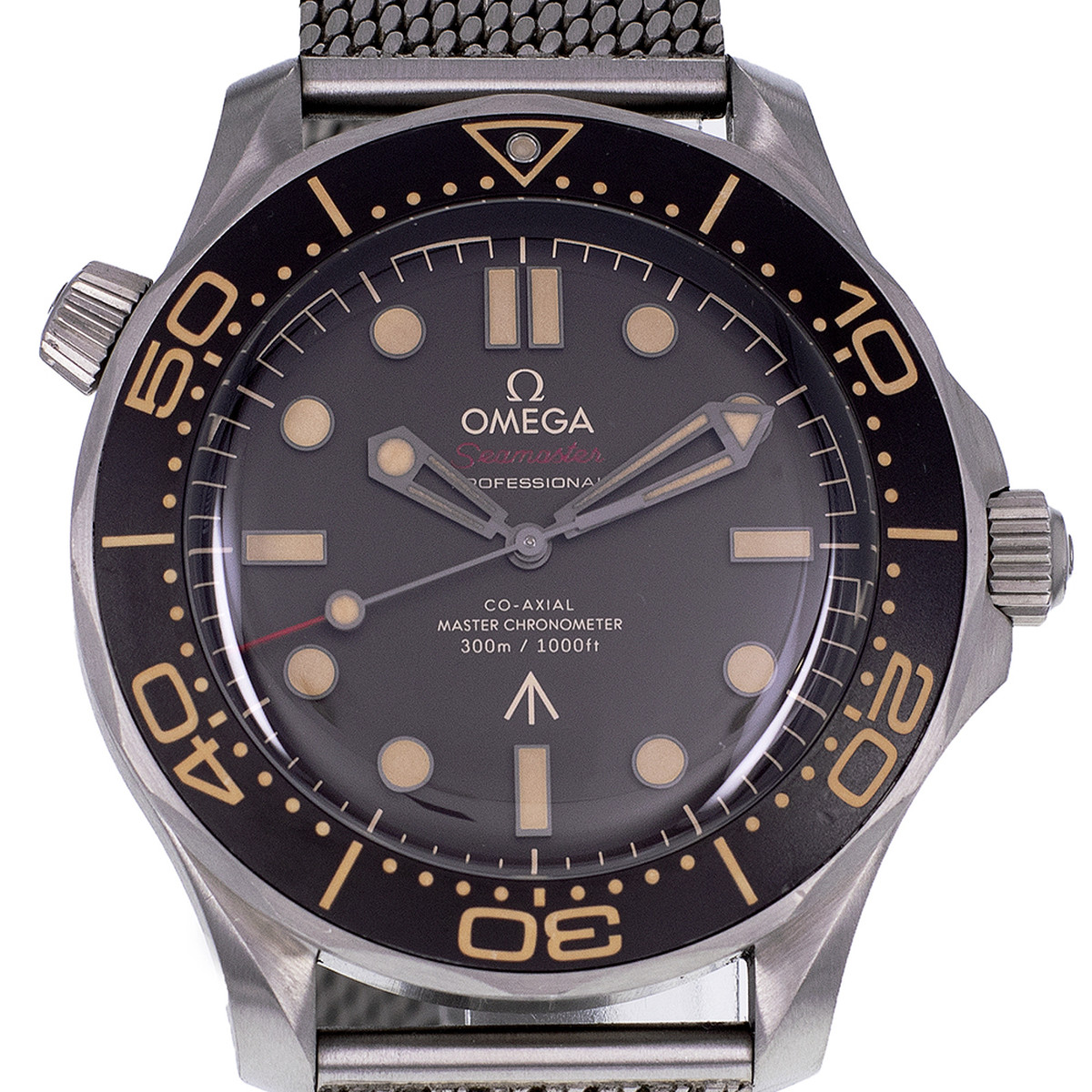 Montre d'occasion OMEGA Seamaster 300 Diver '007' homme mouvement automatique certifié (cosc) bracelet titane - vue D1