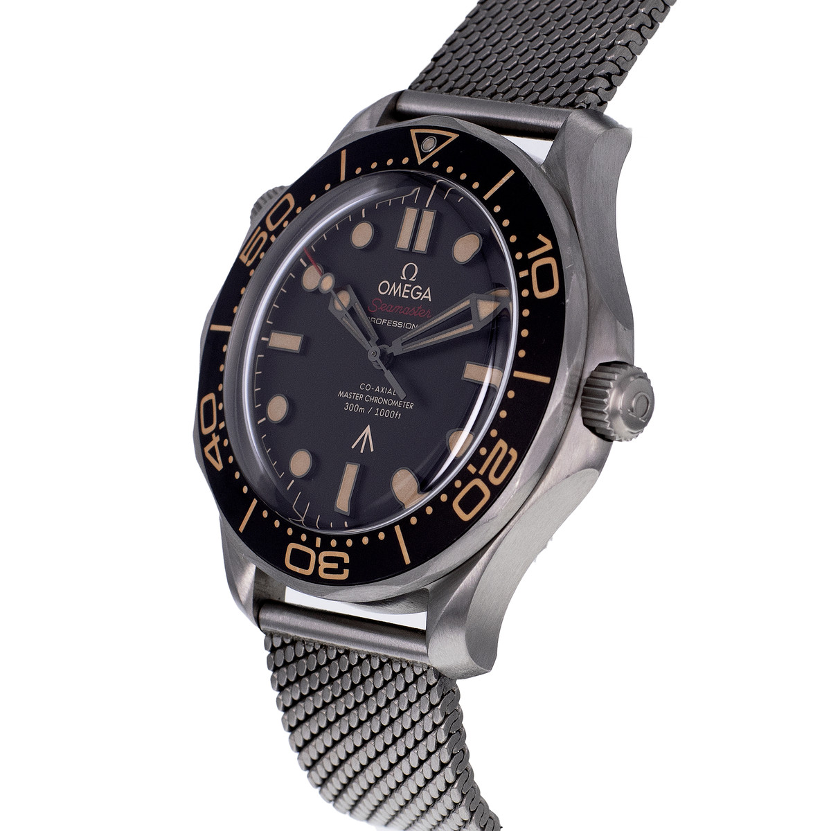Montre d'occasion OMEGA Seamaster 300 Diver '007' homme mouvement automatique certifié (cosc) bracelet titane - vue D2