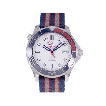 Montre d'occasion OMEGA Seamaster 300 Diver '007' Commander's Watch homme automatique bracelet nato