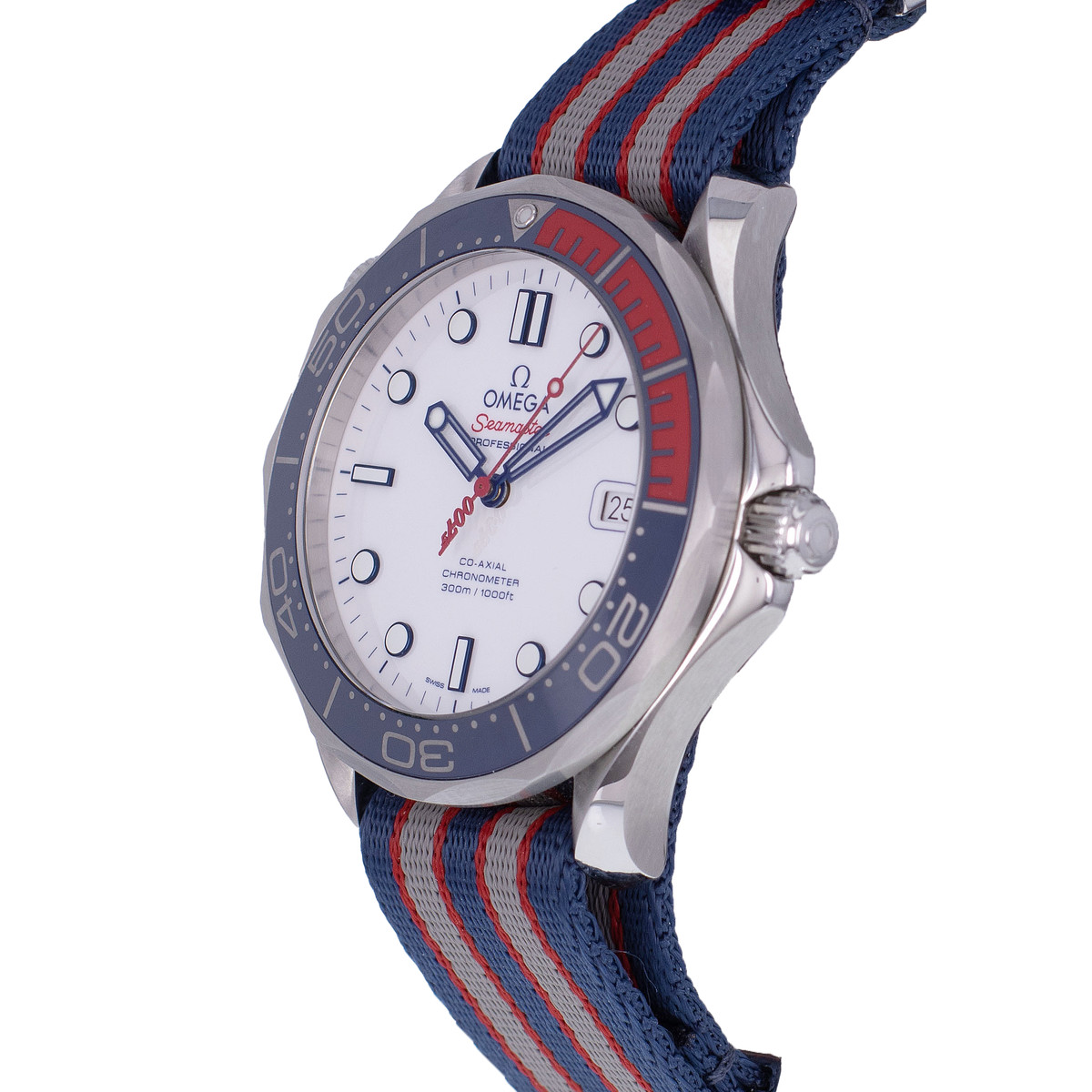 Montre d'occasion OMEGA Seamaster 300 Diver '007' Commander's Watch homme automatique bracelet nato - vue D2