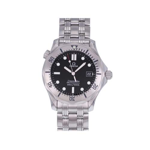 Tweedehands OMEGA Seamaster Diver 300 m Medium herenhorloge met quartz uurwerk en stalen armband