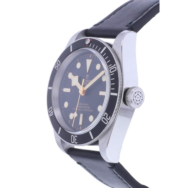 Montre d'occasion TUDOR Black Bay homme mouvement automatique certifié (cosc) bracelet cuir cresus - vue D2