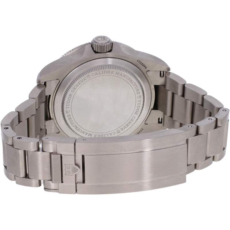 Montre d'occasion TUDOR Pelagos 39 homme mouvement automatique certifié (cosc) bracelet titane - vue 3