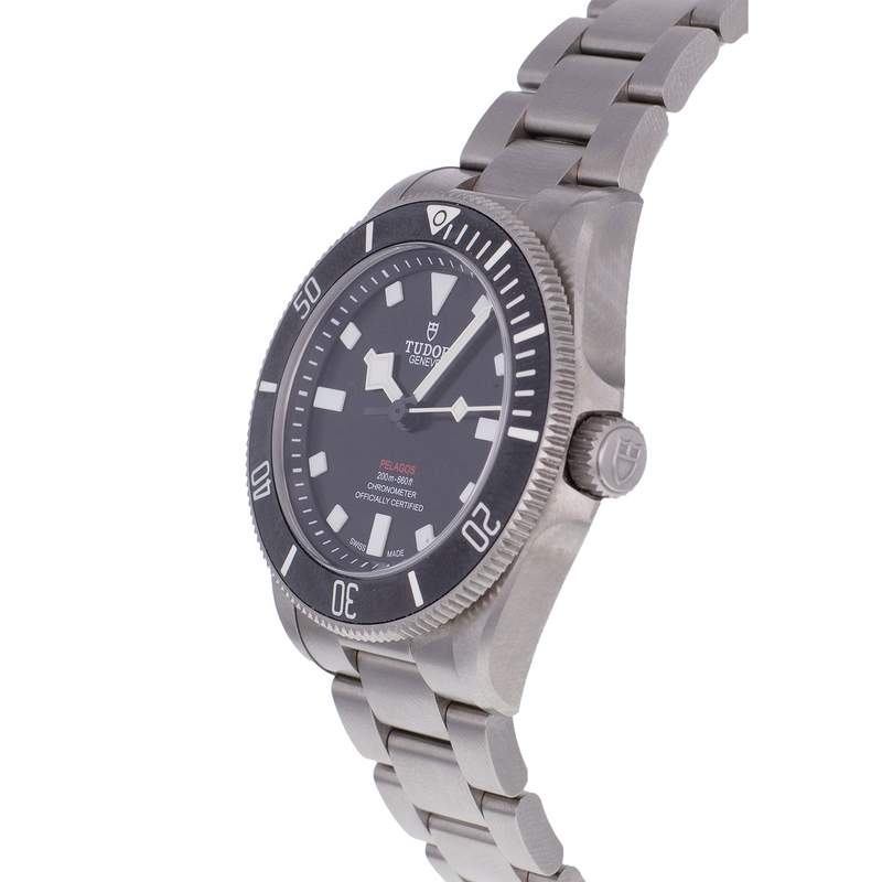 Montre d'occasion TUDOR Pelagos 39 homme mouvement automatique certifié (cosc) bracelet titane - vue D2