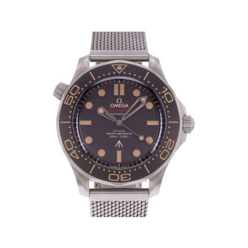 Pre-owned OMEGA Seamaster Diver 300 m 007 Men's Automatic Watch with Titanium Bracelet