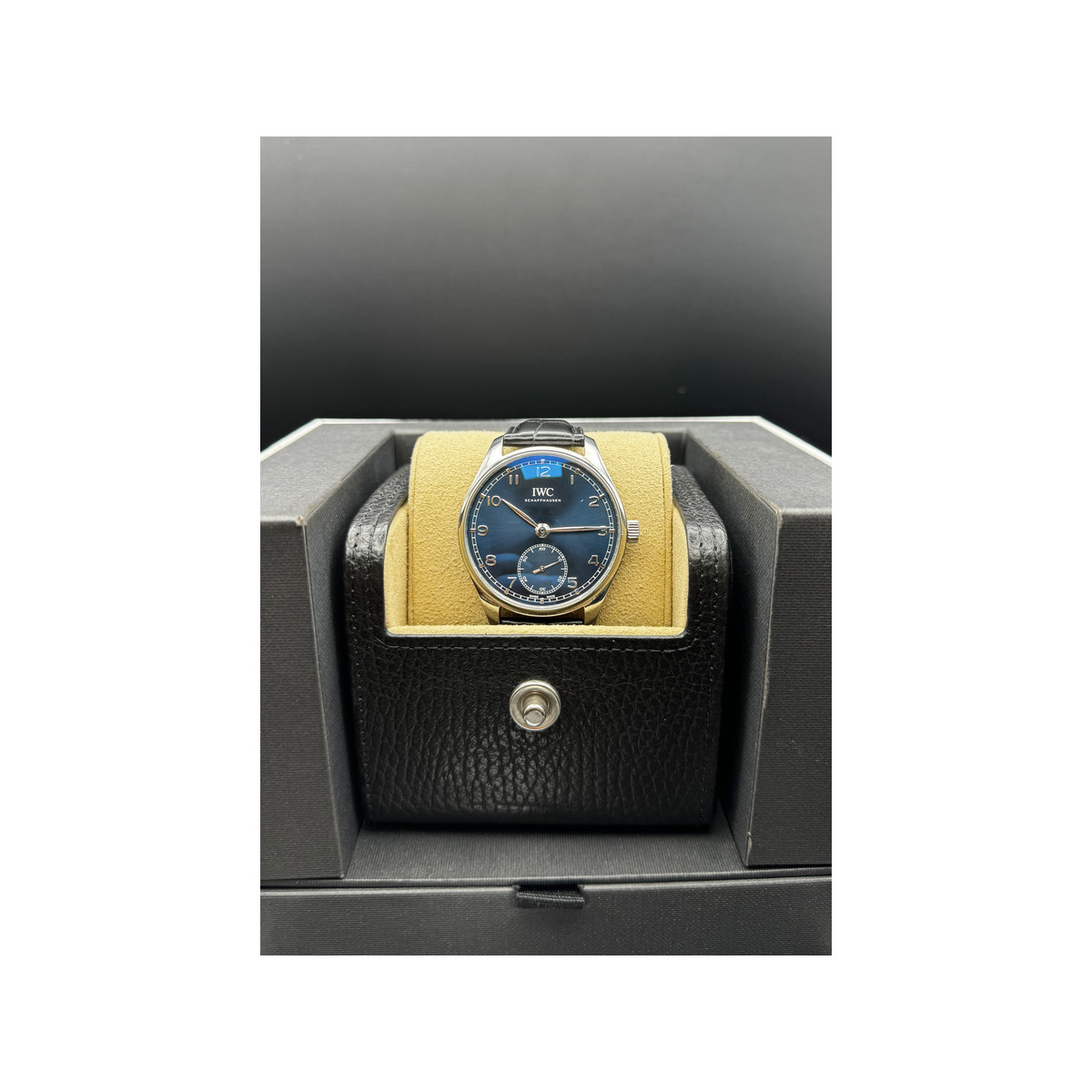 Montre d'occasion IWC Portugaise homme automatique bracelet cuir d'origine - vue D2