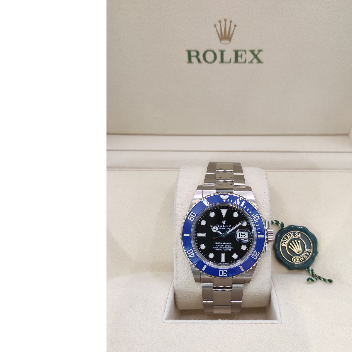 Montre d'occasion ROLEX Submariner Date homme mouvement automatique certifié (cosc) bracelet or blanc 750/000 - vue D3