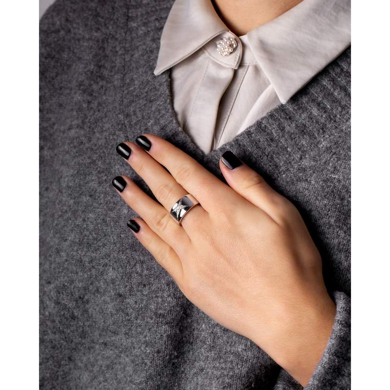 Bague d'occasion MAUBOUSSIN Etoile divine femme or blanc 750/1000 - vue porté 2