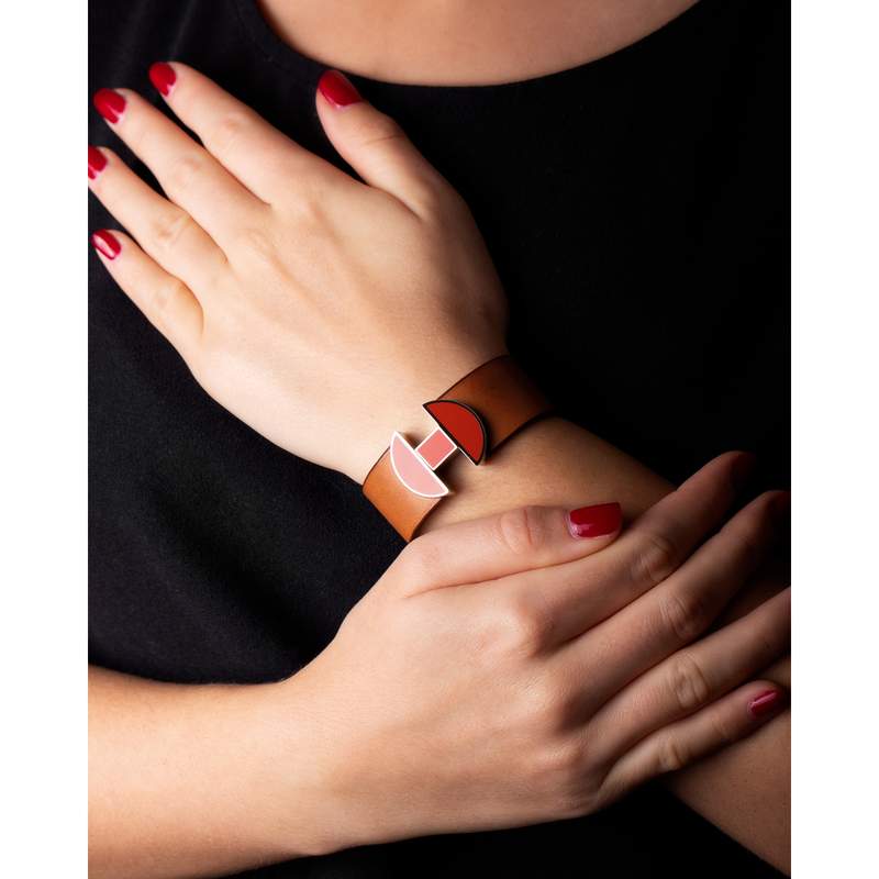 Bracelet d'occasion HERMES Manchette '2002' femme cuir email autres - vue porté 1