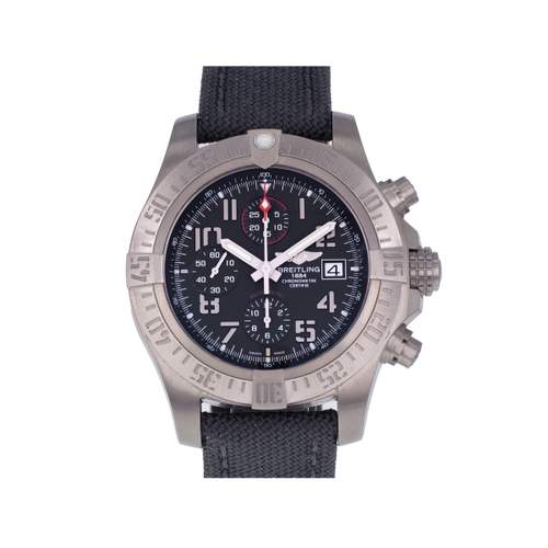 Pre-owned BREITLING Avenger Chronograph men's watch with certified automatic movement (COSC) and fabric strap