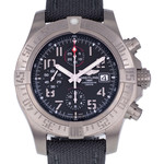 Montre d'occasion BREITLING Avenger Chronograph homme mouvement automatique certifié (cosc) bracelet textile - vue D1