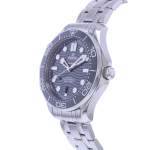 Montre d'occasion OMEGA Seamaster Diver 300 m Co-Axial Master Chronometer homme automatique bracelet acier - vue D2