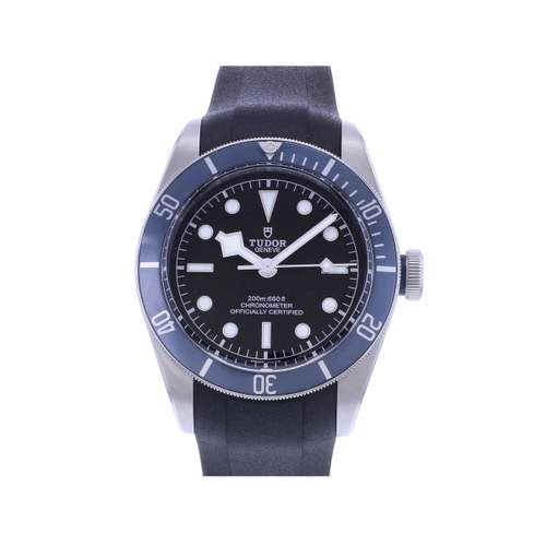 Tweedehands TUDOR Black Bay Heritage herenhorloge met gecertificeerd automatisch uurwerk (COSC) en Cresus lederen armband