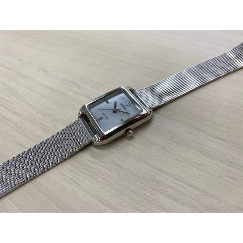 Montre Citizen femme Eco-Drive acier - vue D1