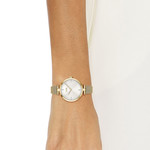 Montre Boss femme acier doré jaune - vue porté 1