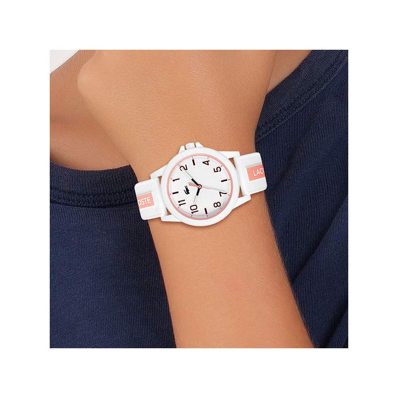 Montre LACOSTE Enfant silicone blanc - vue porté 1