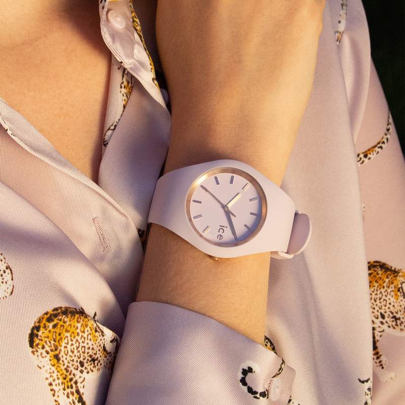 Montre Ice Watch Femme silicone violet - vue porté 1