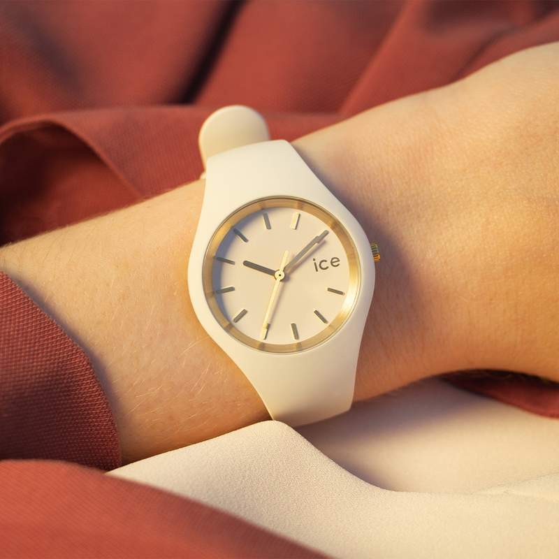 Montre Ice Watch Femme silicone beige - vue porté 1