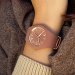 Montre Ice Watch Femme silicone mauve - vue porté 1