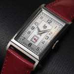 Montre Lip femme acier bracelet cuir vernis rouge - vue D1