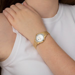 Montre Festina femme acier doré maille milanaise - vue porté 1