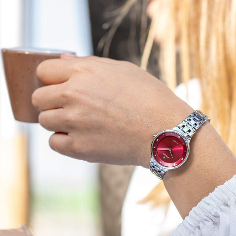Montre Festina femme acier bracelet acier - vue porté 1