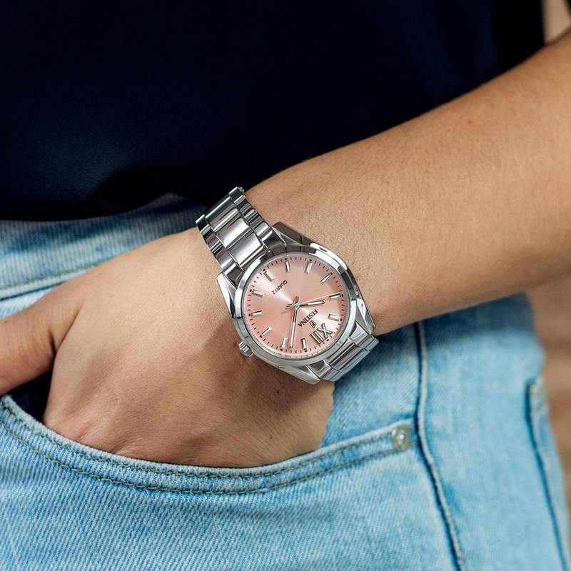 Montre Festina femme acier bracelet acier - vue porté 1