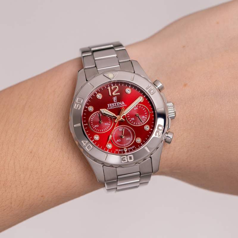Montre Festina femme chronographe acier bracelet acier - vue porté 1