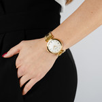 Montre Balmain femme bracelet doré jaune - vue porté 2