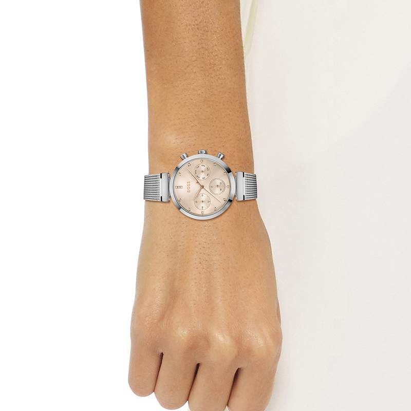 Montre Boss femme bracelet acier argent - vue porté 1