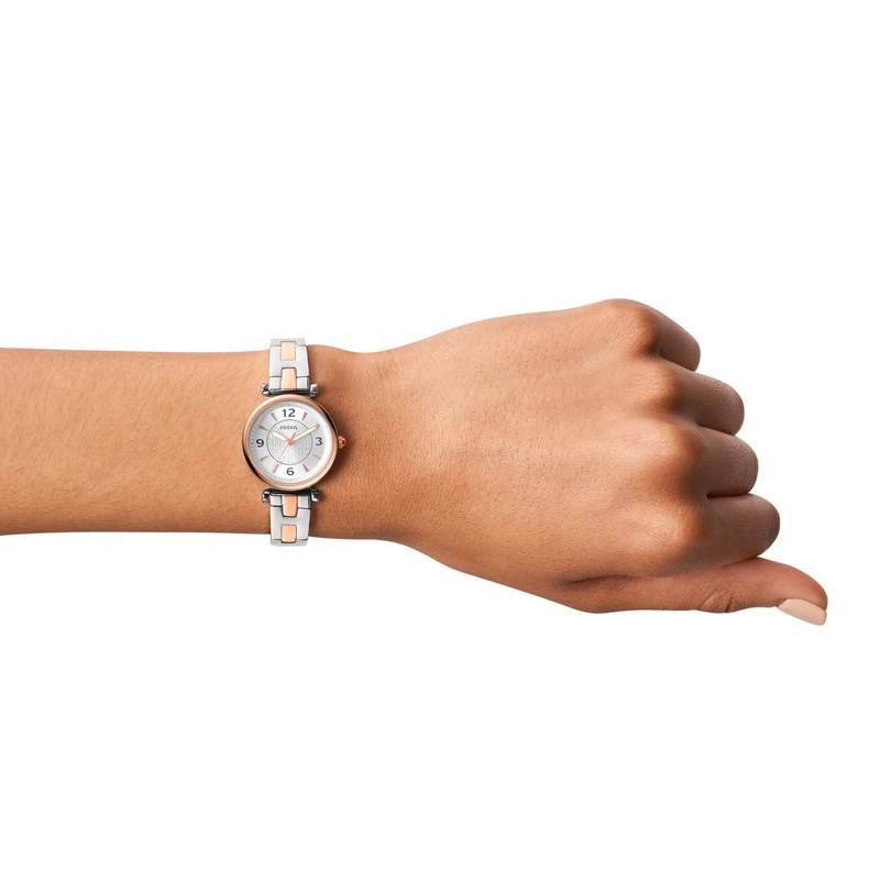 Montre FOSSIL femme bracelet acier bicolore doré rose - vue porté 1