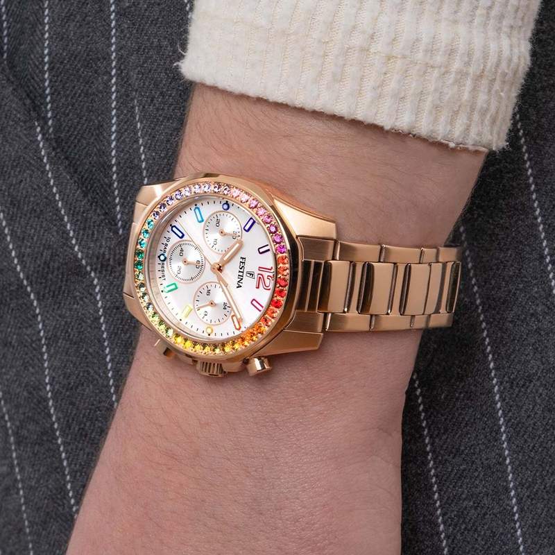 Montre FESTINA Boyfriend femme bracelet acier - vue porté 1