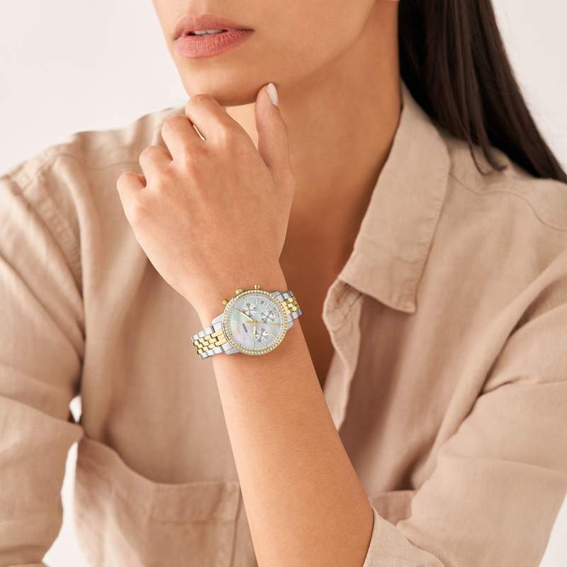 Montre FOSSIL Neutra femme chronographe acier - vue porté 1