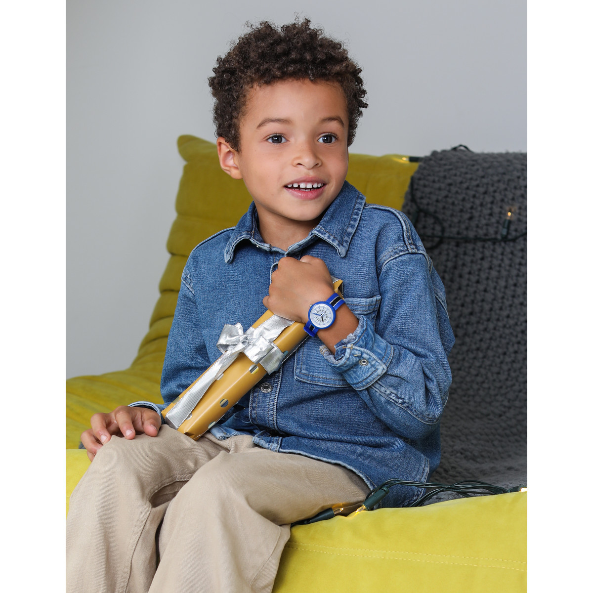 Montre Flik Flak Shine Bright Christmas enfant plastique biosourcé bracelet tissu recyclé  bleu - vue porté 2